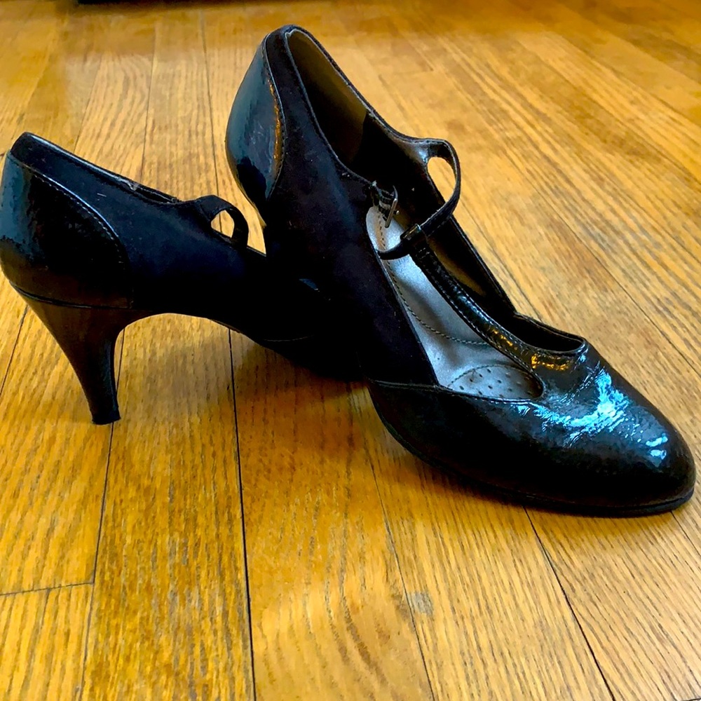 Kenneth Cole Reaction black heels size 8.5